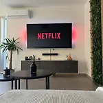 Appartamento Liege Luxe & Jacuzzi Sous Les Etoiles Saint-Nicolas (Liege)