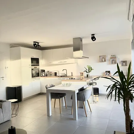 Lägenhet Liege Luxe & Jacuzzi Sous Les Etoiles *