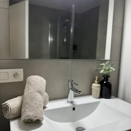 Liege Luxe & Jacuzzi Sous Les Etoiles 圣尼古拉