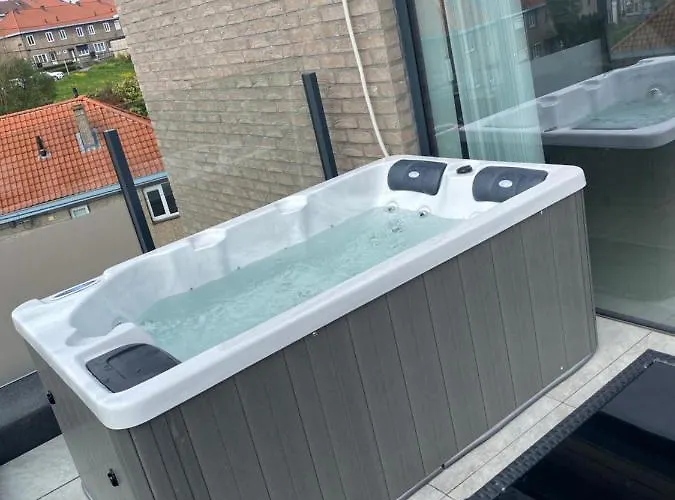 Liege Luxe & Jacuzzi Sous Les Etoiles Lägenhet